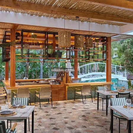 La Boutique Maya מלון 4*